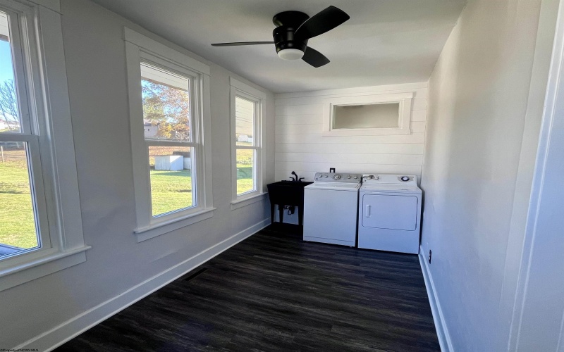 428 James Street, Bridgeport, West Virginia 26330, 3 Bedrooms Bedrooms, 9 Rooms Rooms,1 BathroomBathrooms,Single Family Detached,For Sale,James,10160880