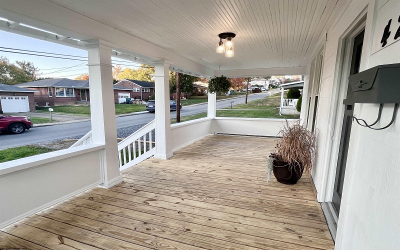 428 James Street, Bridgeport, West Virginia 26330, 3 Bedrooms Bedrooms, 9 Rooms Rooms,1 BathroomBathrooms,Single Family Detached,For Sale,James,10160880