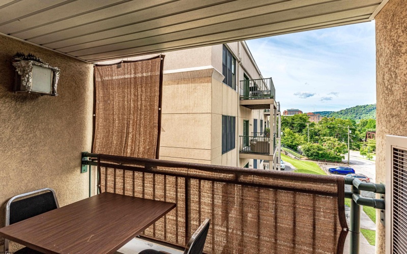 1117 University Avenue, Morgantown, West Virginia 26505, 2 Bedrooms Bedrooms, 5 Rooms Rooms,2 BathroomsBathrooms,Single Family Attached,For Sale,University,10160866