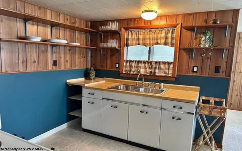 814 Curry Lane, Marlinton, West Virginia 24954, ,Multi-unit/income,For Sale,Curry,10160876