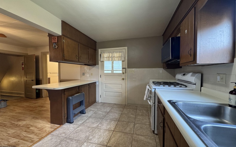 301 High Street, Barrackville, West Virginia 26559, 2 Bedrooms Bedrooms, 7 Rooms Rooms,1 BathroomBathrooms,Single Family Detached,For Sale,High,10160869