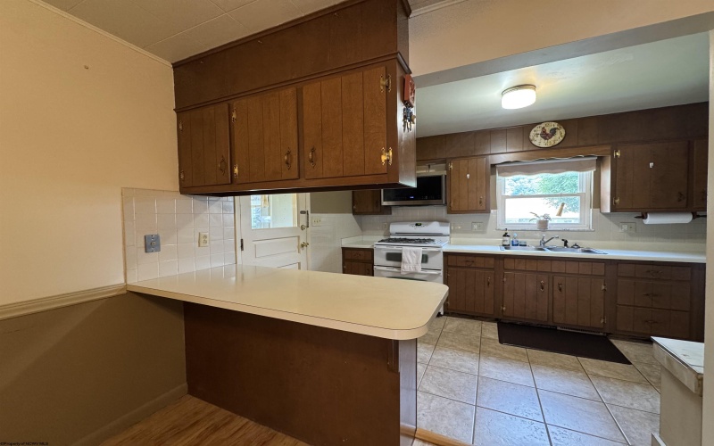 301 High Street, Barrackville, West Virginia 26559, 2 Bedrooms Bedrooms, 7 Rooms Rooms,1 BathroomBathrooms,Single Family Detached,For Sale,High,10160869