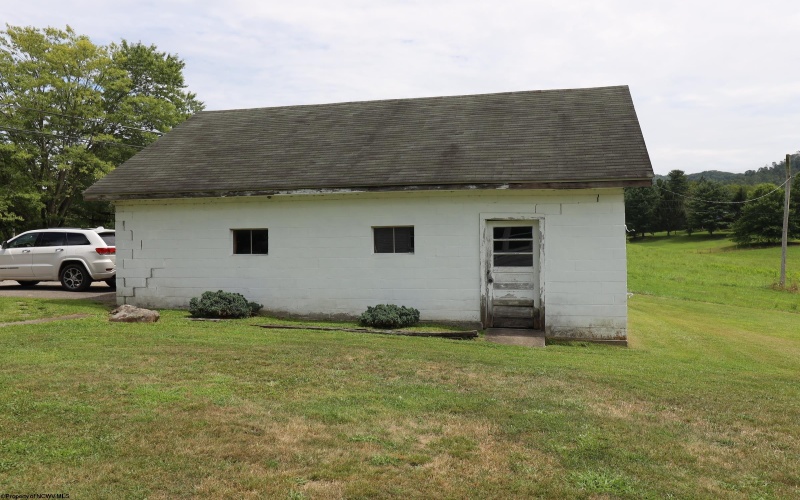 1360 Chenoweth Creek Road, Elkins, West Virginia 26241, 4 Bedrooms Bedrooms, 7 Rooms Rooms,1 BathroomBathrooms,Single Family Detached,For Sale,Chenoweth Creek,10160875