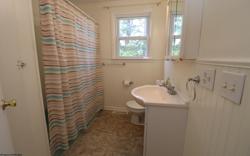 1360 Chenoweth Creek Road, Elkins, West Virginia 26241, 4 Bedrooms Bedrooms, 7 Rooms Rooms,1 BathroomBathrooms,Single Family Detached,For Sale,Chenoweth Creek,10160875