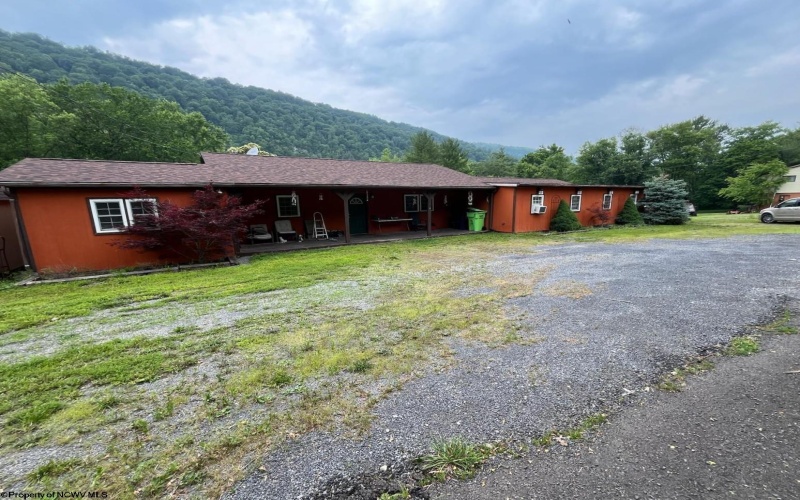 3165 Springfield Pike, Springfield, West Virginia 26763, 3 Bedrooms Bedrooms, 6 Rooms Rooms,2 BathroomsBathrooms,Single Family Detached,For Sale,Springfield,10160861