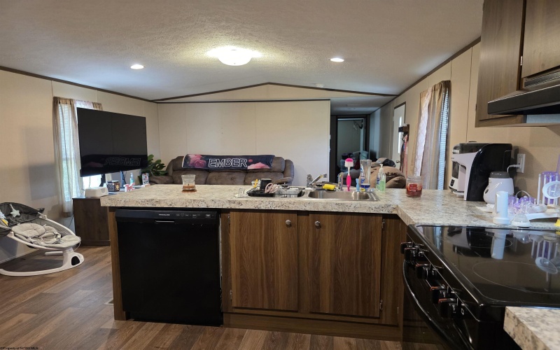 112 Needle Lane, Montana Mines, West Virginia 26586, 3 Bedrooms Bedrooms, 6 Rooms Rooms,2 BathroomsBathrooms,Single Family Detached,For Sale,Needle,10160873