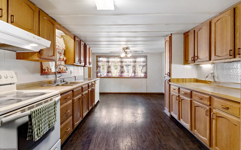 1526 Zinn Chapel Road, Reedsville, West Virginia 26547-7434, 2 Bedrooms Bedrooms, 7 Rooms Rooms,2 BathroomsBathrooms,Single Family Detached,For Sale,Zinn Chapel,10160874