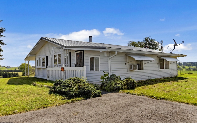1526 Zinn Chapel Road, Reedsville, West Virginia 26547-7434, 2 Bedrooms Bedrooms, 7 Rooms Rooms,2 BathroomsBathrooms,Single Family Detached,For Sale,Zinn Chapel,10160874