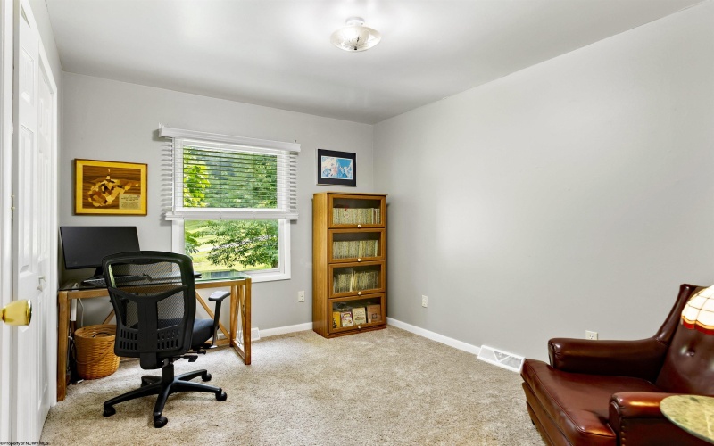 80 Candlelight Drive, Morgantown, West Virginia 26508, 4 Bedrooms Bedrooms, 10 Rooms Rooms,3 BathroomsBathrooms,Single Family Detached,For Sale,Candlelight,10160868