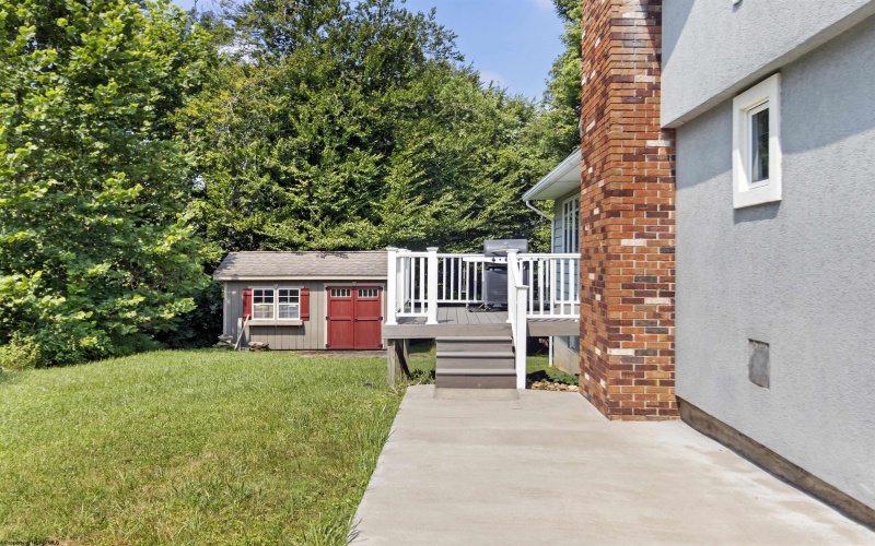 80 Candlelight Drive, Morgantown, West Virginia 26508, 4 Bedrooms Bedrooms, 10 Rooms Rooms,3 BathroomsBathrooms,Single Family Detached,For Sale,Candlelight,10160868