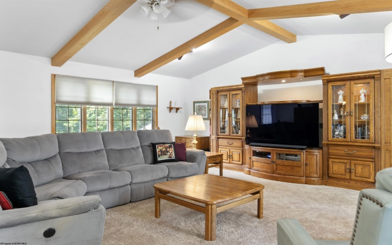 80 Candlelight Drive, Morgantown, West Virginia 26508, 4 Bedrooms Bedrooms, 10 Rooms Rooms,3 BathroomsBathrooms,Single Family Detached,For Sale,Candlelight,10160868