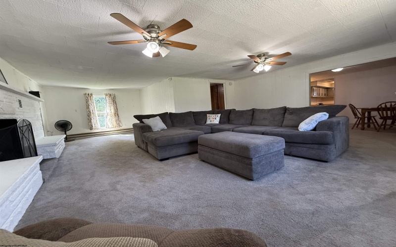 189 Grove Avenue, Reedsville, West Virginia 26547, 3 Bedrooms Bedrooms, 6 Rooms Rooms,2 BathroomsBathrooms,Single Family Detached,For Sale,Grove,10160882