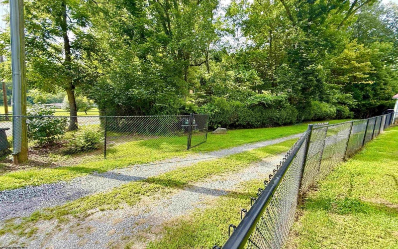 162 Mohans Run Road, Mannington, West Virginia 26582, 4 Bedrooms Bedrooms, 8 Rooms Rooms,2 BathroomsBathrooms,Single Family Detached,For Sale,Mohans Run,10160881