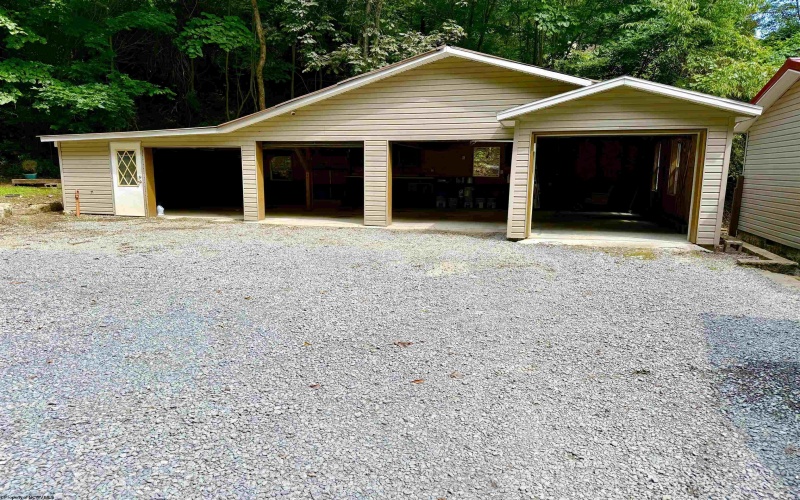 162 Mohans Run Road, Mannington, West Virginia 26582, 4 Bedrooms Bedrooms, 8 Rooms Rooms,2 BathroomsBathrooms,Single Family Detached,For Sale,Mohans Run,10160881