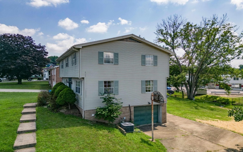 3 Millbrook Road, Bridgeport, West Virginia 26330, 4 Bedrooms Bedrooms, 9 Rooms Rooms,1 BathroomBathrooms,Single Family Detached,For Sale,Millbrook,10160896