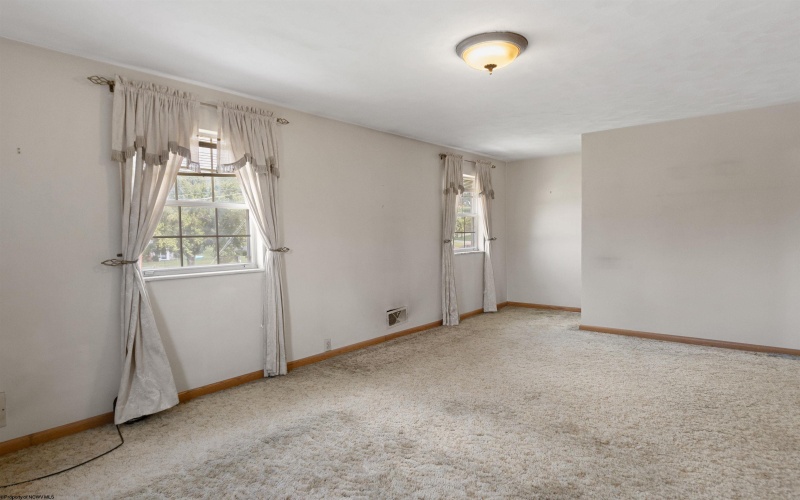 3 Millbrook Road, Bridgeport, West Virginia 26330, 4 Bedrooms Bedrooms, 9 Rooms Rooms,1 BathroomBathrooms,Single Family Detached,For Sale,Millbrook,10160896