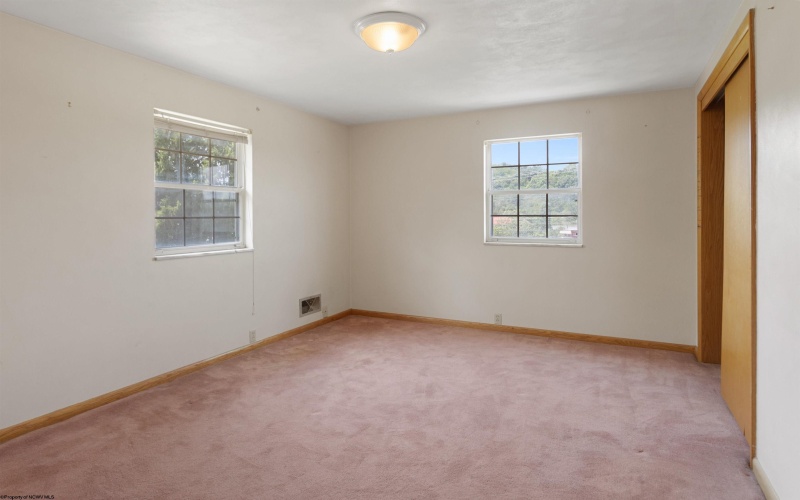 3 Millbrook Road, Bridgeport, West Virginia 26330, 4 Bedrooms Bedrooms, 9 Rooms Rooms,1 BathroomBathrooms,Single Family Detached,For Sale,Millbrook,10160896