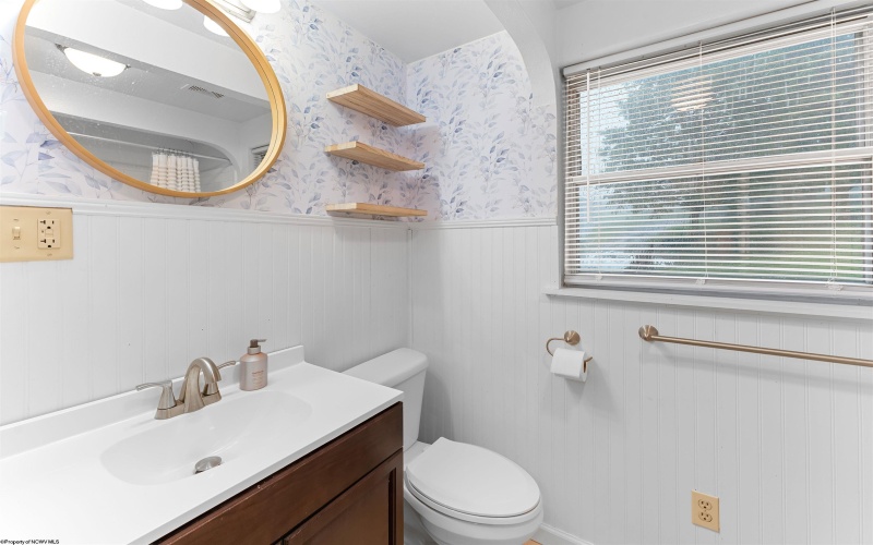2120 Davis Street, Fairmont, West Virginia 26554, 3 Bedrooms Bedrooms, 8 Rooms Rooms,2 BathroomsBathrooms,Single Family Detached,For Sale,Davis,10160888