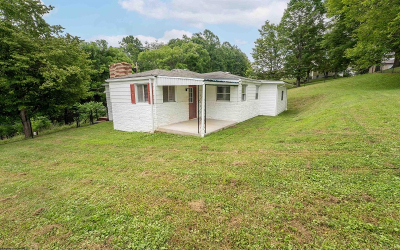 2120 Davis Street, Fairmont, West Virginia 26554, 3 Bedrooms Bedrooms, 8 Rooms Rooms,2 BathroomsBathrooms,Single Family Detached,For Sale,Davis,10160888