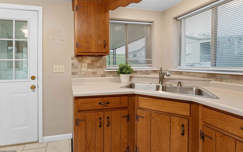 2120 Davis Street, Fairmont, West Virginia 26554, 3 Bedrooms Bedrooms, 8 Rooms Rooms,2 BathroomsBathrooms,Single Family Detached,For Sale,Davis,10160888
