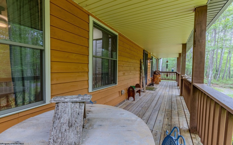 409 Aster Drive, Terra Alta, West Virginia 26764, 2 Bedrooms Bedrooms, 6 Rooms Rooms,2 BathroomsBathrooms,Single Family Detached,For Sale,Aster,10160890