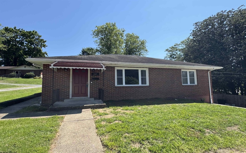 237 Newton Avenue, Bridgeport, West Virginia 26330, 3 Bedrooms Bedrooms, 6 Rooms Rooms,1 BathroomBathrooms,Single Family Detached,For Sale,Newton,10160895