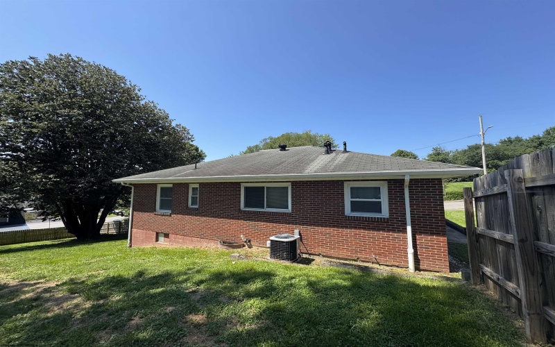 237 Newton Avenue, Bridgeport, West Virginia 26330, 3 Bedrooms Bedrooms, 6 Rooms Rooms,1 BathroomBathrooms,Single Family Detached,For Sale,Newton,10160895