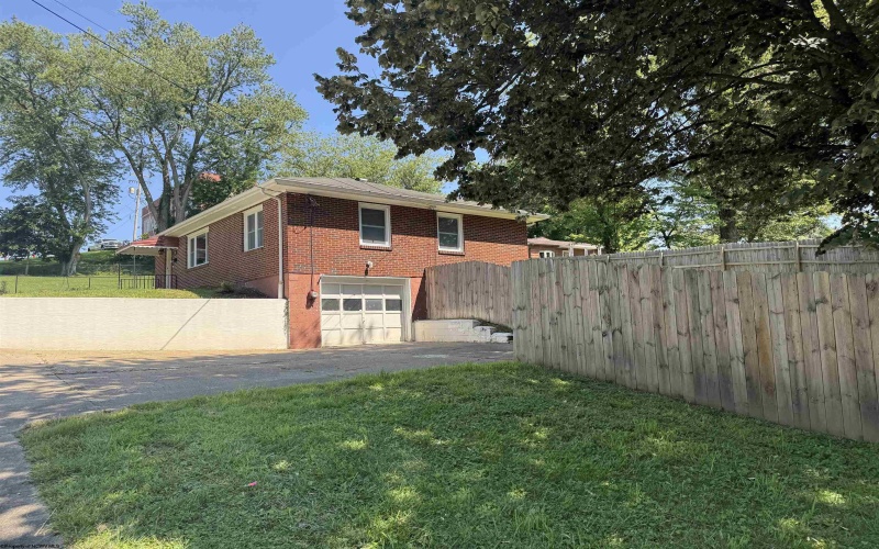 237 Newton Avenue, Bridgeport, West Virginia 26330, 3 Bedrooms Bedrooms, 6 Rooms Rooms,1 BathroomBathrooms,Single Family Detached,For Sale,Newton,10160895