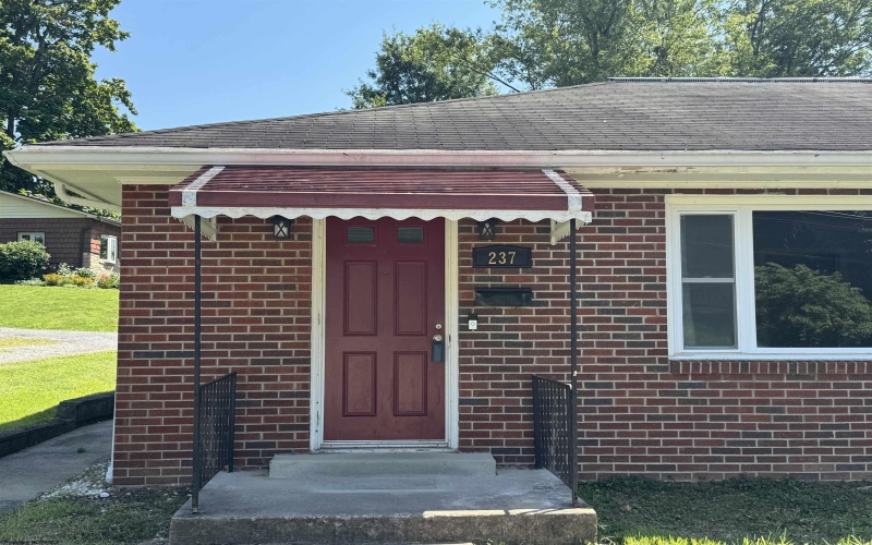 237 Newton Avenue, Bridgeport, West Virginia 26330, 3 Bedrooms Bedrooms, 6 Rooms Rooms,1 BathroomBathrooms,Single Family Detached,For Sale,Newton,10160895