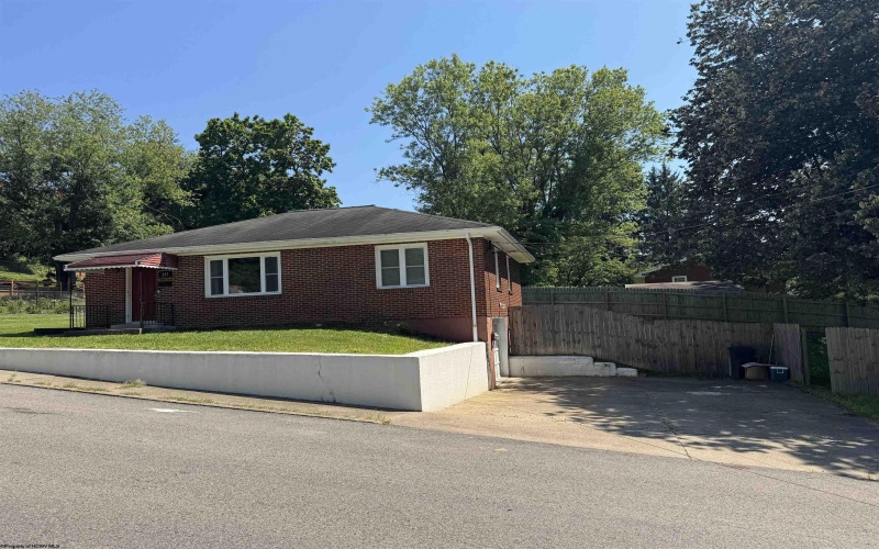 237 Newton Avenue, Bridgeport, West Virginia 26330, 3 Bedrooms Bedrooms, 6 Rooms Rooms,1 BathroomBathrooms,Single Family Detached,For Sale,Newton,10160895