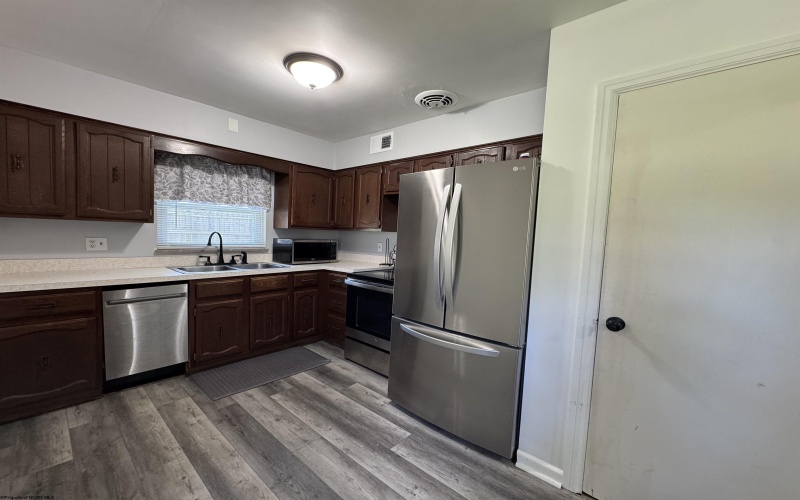 237 Newton Avenue, Bridgeport, West Virginia 26330, 3 Bedrooms Bedrooms, 6 Rooms Rooms,1 BathroomBathrooms,Single Family Detached,For Sale,Newton,10160895