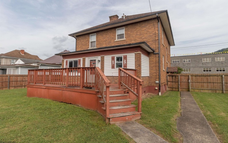 339 Court Avenue, Weston, West Virginia 26452, 3 Bedrooms Bedrooms, 9 Rooms Rooms,1 BathroomBathrooms,Single Family Detached,For Sale,Court,10160889