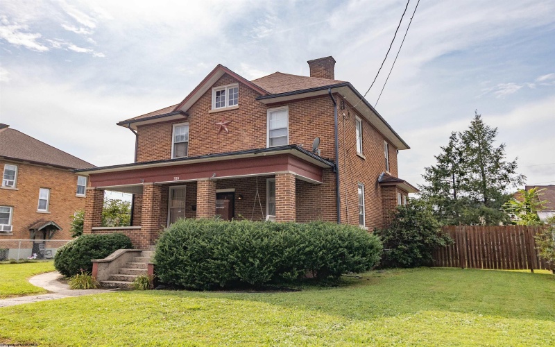 339 Court Avenue, Weston, West Virginia 26452, 3 Bedrooms Bedrooms, 9 Rooms Rooms,1 BathroomBathrooms,Single Family Detached,For Sale,Court,10160889