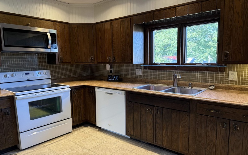 84 Allen Street, Hepzibah, West Virginia 26369, 2 Bedrooms Bedrooms, 5 Rooms Rooms,1 BathroomBathrooms,Single Family Detached,For Sale,Allen,10160893
