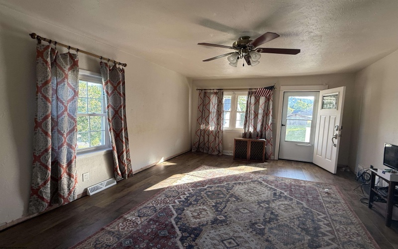 84 Allen Street, Hepzibah, West Virginia 26369, 2 Bedrooms Bedrooms, 5 Rooms Rooms,1 BathroomBathrooms,Single Family Detached,For Sale,Allen,10160893