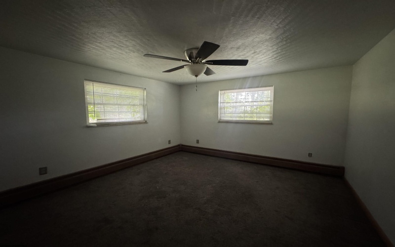 100 Dee Street, Fairmont, West Virginia 26554, 3 Bedrooms Bedrooms, 6 Rooms Rooms,2 BathroomsBathrooms,Single Family Detached,For Sale,Dee,10160900