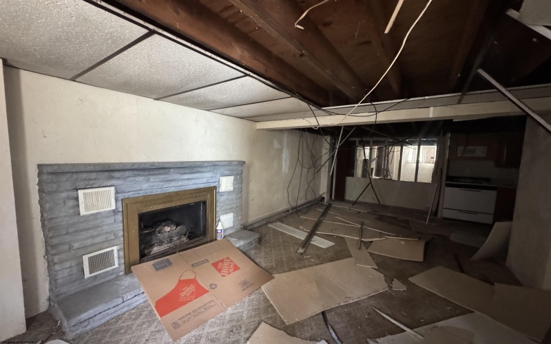 100 Dee Street, Fairmont, West Virginia 26554, 3 Bedrooms Bedrooms, 6 Rooms Rooms,2 BathroomsBathrooms,Single Family Detached,For Sale,Dee,10160900