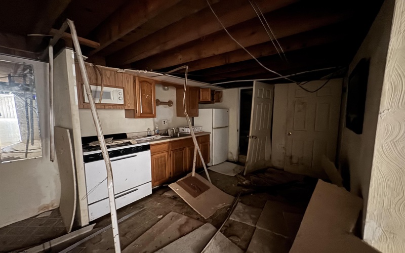100 Dee Street, Fairmont, West Virginia 26554, 3 Bedrooms Bedrooms, 6 Rooms Rooms,2 BathroomsBathrooms,Single Family Detached,For Sale,Dee,10160900