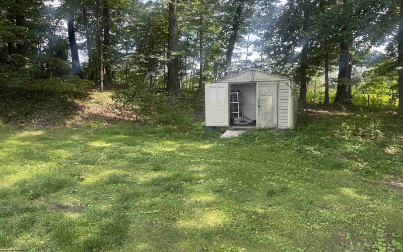 100 Dee Street, Fairmont, West Virginia 26554, 3 Bedrooms Bedrooms, 6 Rooms Rooms,2 BathroomsBathrooms,Single Family Detached,For Sale,Dee,10160900
