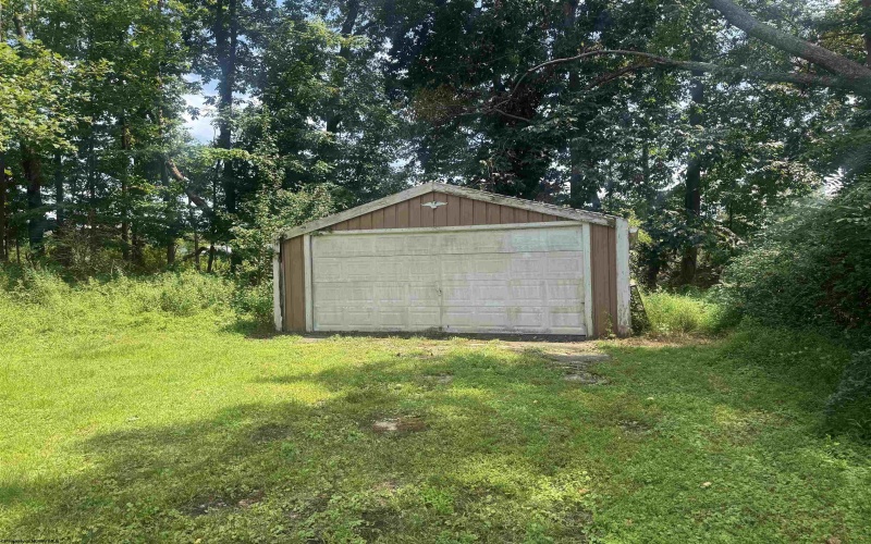 100 Dee Street, Fairmont, West Virginia 26554, 3 Bedrooms Bedrooms, 6 Rooms Rooms,2 BathroomsBathrooms,Single Family Detached,For Sale,Dee,10160900