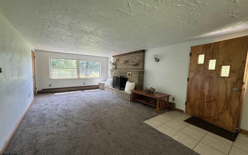 100 Dee Street, Fairmont, West Virginia 26554, 3 Bedrooms Bedrooms, 6 Rooms Rooms,2 BathroomsBathrooms,Single Family Detached,For Sale,Dee,10160900