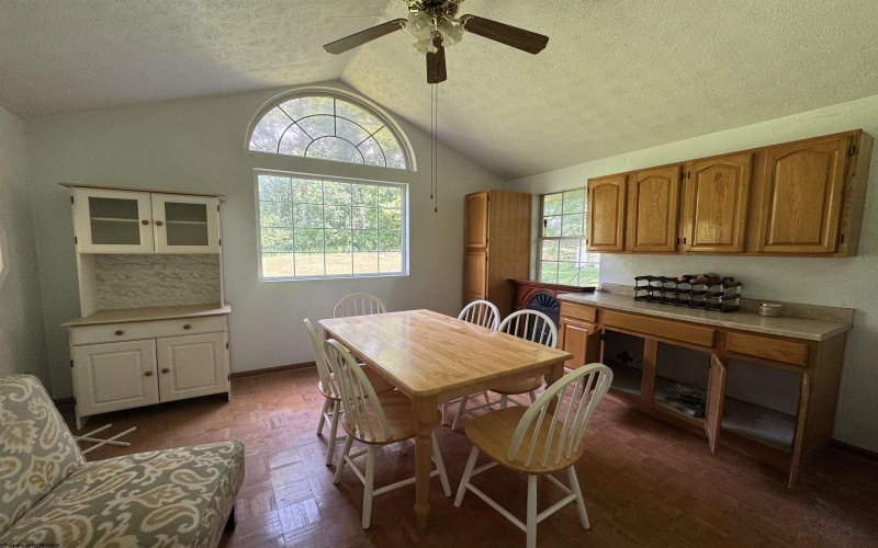 100 Dee Street, Fairmont, West Virginia 26554, 3 Bedrooms Bedrooms, 6 Rooms Rooms,2 BathroomsBathrooms,Single Family Detached,For Sale,Dee,10160900