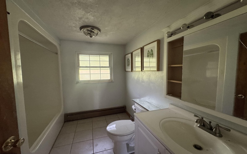 100 Dee Street, Fairmont, West Virginia 26554, 3 Bedrooms Bedrooms, 6 Rooms Rooms,2 BathroomsBathrooms,Single Family Detached,For Sale,Dee,10160900