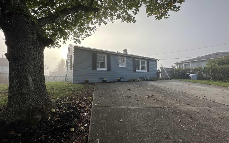 402 Crowl Street, Westover, West Virginia 26501, 2 Bedrooms Bedrooms, 5 Rooms Rooms,1 BathroomBathrooms,Residential Rentals,For Rent,Crowl,10160910