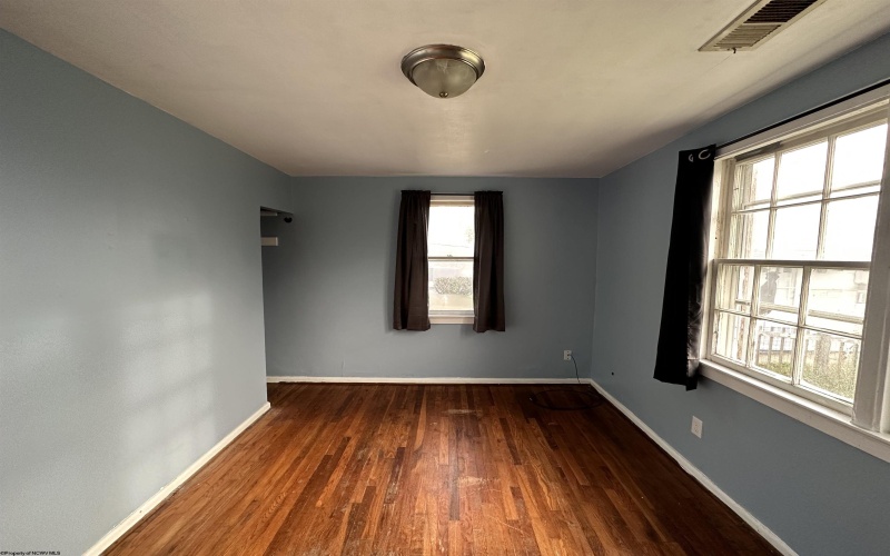 402 Crowl Street, Westover, West Virginia 26501, 2 Bedrooms Bedrooms, 5 Rooms Rooms,1 BathroomBathrooms,Residential Rentals,For Rent,Crowl,10160910