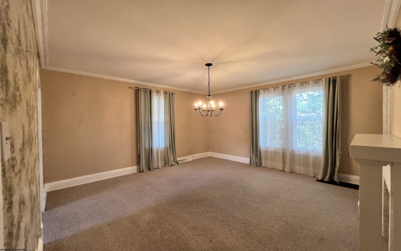 247 Park Boulevard, Clarksburg, West Virginia 26301, 3 Bedrooms Bedrooms, 6 Rooms Rooms,1 BathroomBathrooms,Single Family Detached,For Sale,Park,10160903