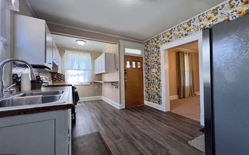 247 Park Boulevard, Clarksburg, West Virginia 26301, 3 Bedrooms Bedrooms, 6 Rooms Rooms,1 BathroomBathrooms,Single Family Detached,For Sale,Park,10160903