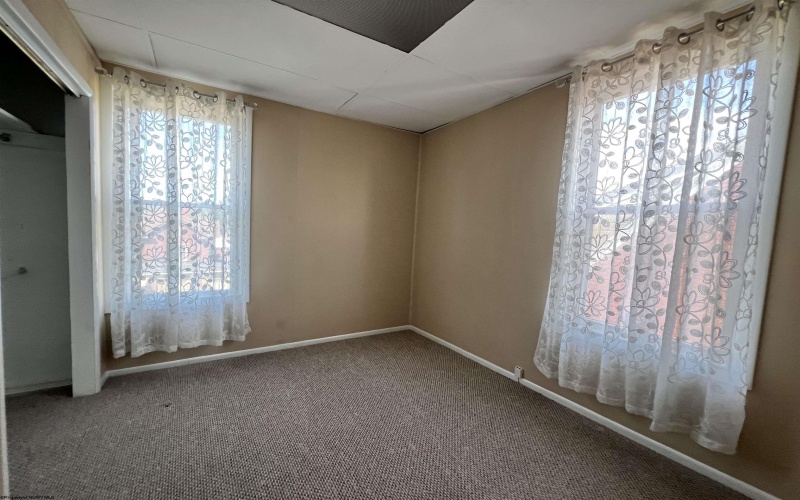 247 Park Boulevard, Clarksburg, West Virginia 26301, 3 Bedrooms Bedrooms, 6 Rooms Rooms,1 BathroomBathrooms,Single Family Detached,For Sale,Park,10160903