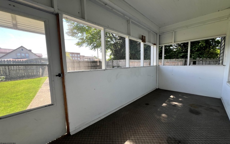 247 Park Boulevard, Clarksburg, West Virginia 26301, 3 Bedrooms Bedrooms, 6 Rooms Rooms,1 BathroomBathrooms,Single Family Detached,For Sale,Park,10160903