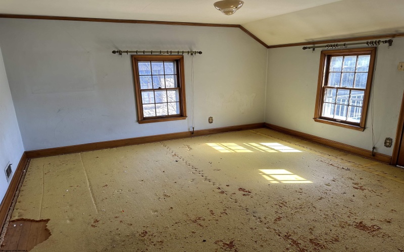 527 Milford Street, Clarksburg, West Virginia 26301, 3 Bedrooms Bedrooms, 8 Rooms Rooms,1 BathroomBathrooms,Single Family Detached,For Sale,Milford,10158138
